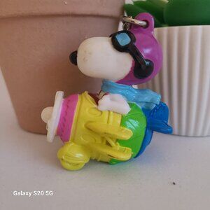 Unknown Brand Snoopy Flying An Easter Egg Plane Keychain Multi-Color Vintage